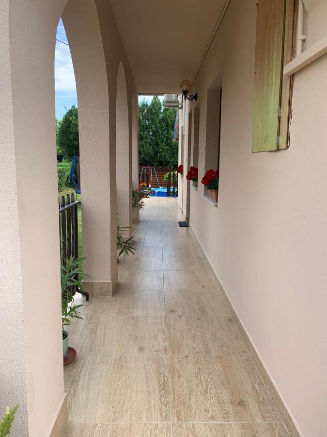 Nagcsalados Rozsa Apartman Balatonlelle Exterior photo